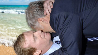 Illustration for article titled The Dispute Between Robert Kraft And Roger Goodell Just Got Sexy